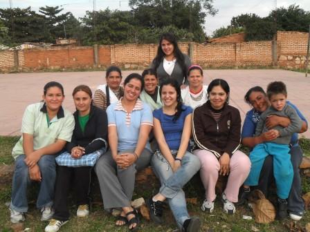 Instantánea del grupo de mujeres que está llevando a cabo el proceso formativo con el acompañamiento de Semillas Para la Democracia
