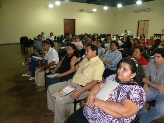 El debate llevado a cabo en la ciudad de Santiago, en el Centro Cultural de ciudad contó con una importante concurrencia
